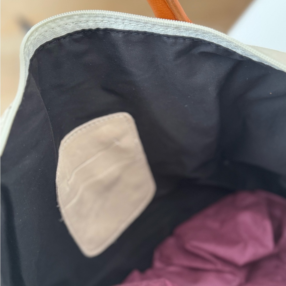 EUC Fellini buttery soft leather cream and tan hand/shoulder bag with tassels. - Picture 6 of 7